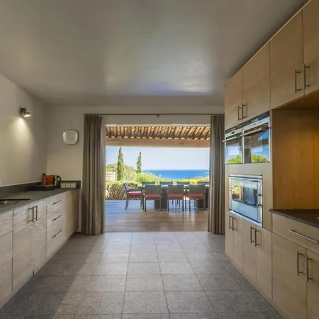 Relax And Reconnect In Porto-Vecchio. Villa With Pool For 10 Villa